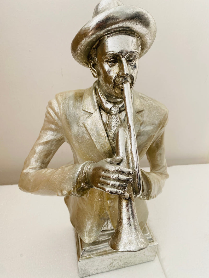 STUNNING NEW LARGE TRUMPETER FIGURINE